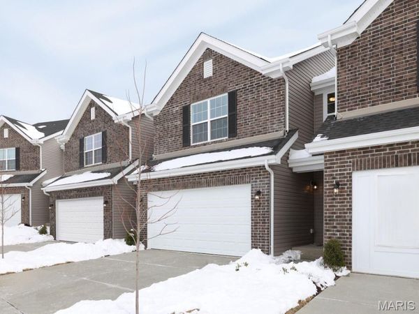 12 Fairmount Grove Drive, St Peters, MO 63376