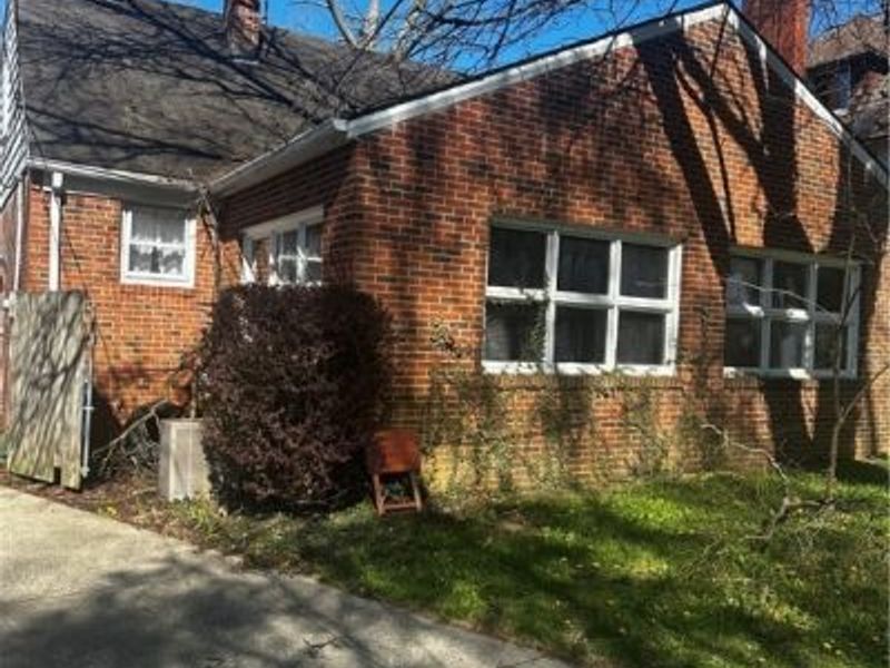 1765 E 238th Street, Euclid, OH 44117 Photo 2