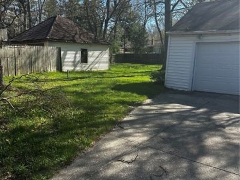 1765 E 238th Street, Euclid, OH 44117 Photo 3