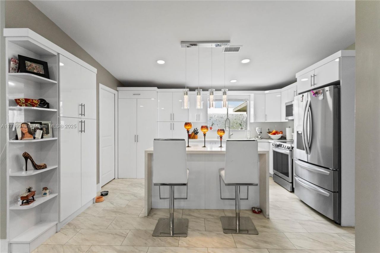 740 NW 219th Avenue, Pembroke Pines, FL 33029 Photo