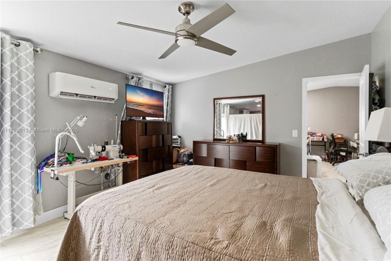 740 NW 219th Avenue, Pembroke Pines, FL 33029 Photo