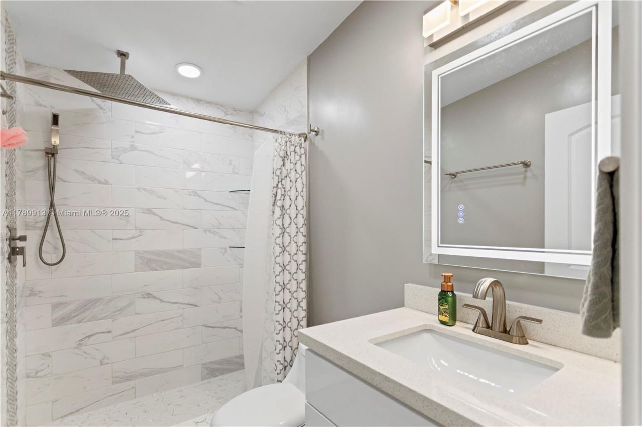 740 NW 219th Avenue, Pembroke Pines, FL 33029 Photo