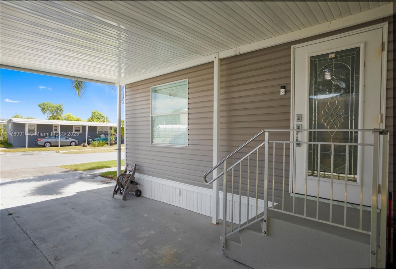 740 NW 219th Avenue, Pembroke Pines, FL 33029 Photo