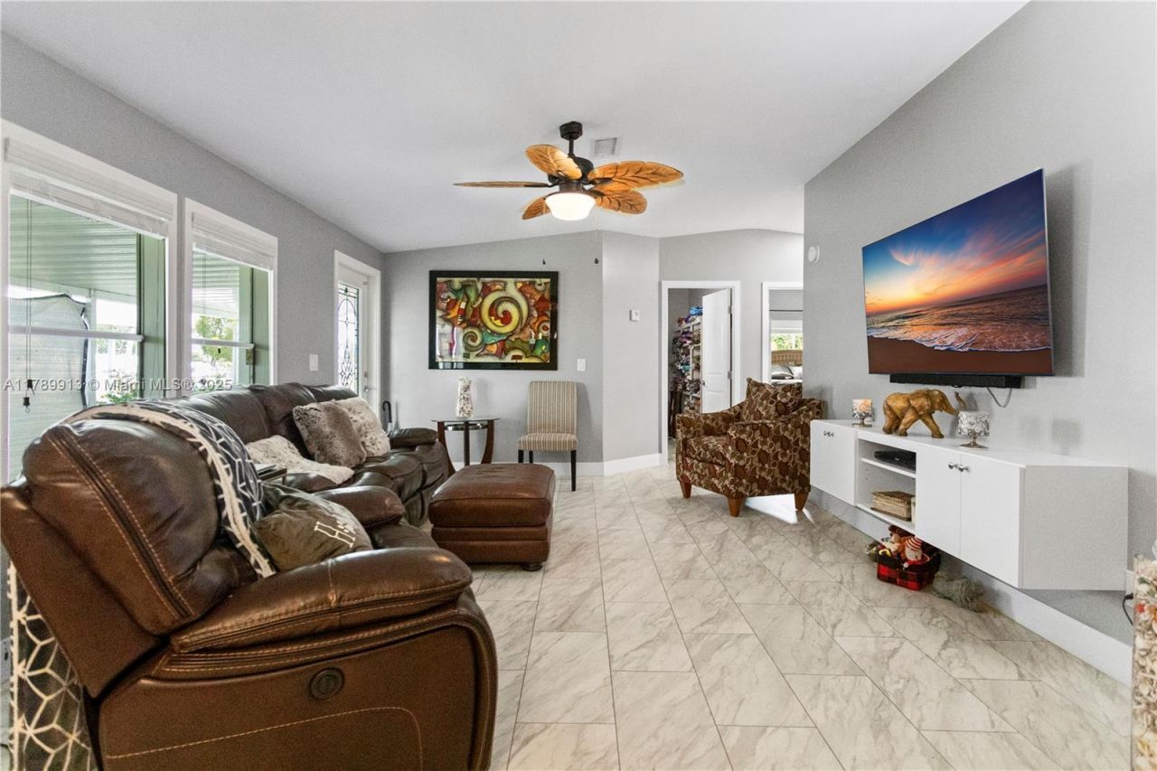 740 NW 219th Avenue, Pembroke Pines, FL 33029 Photo