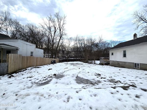 136 2nd Avenue, Rensselaer, NY 12144