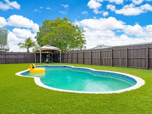 181 SW 76th Ter, Margate, FL 33068