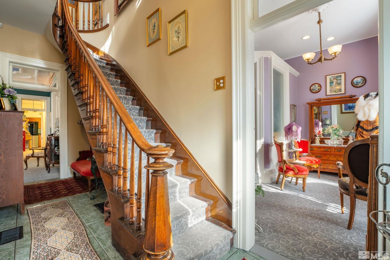 102 N Curry Street, Carson City, NV 89703 Photo