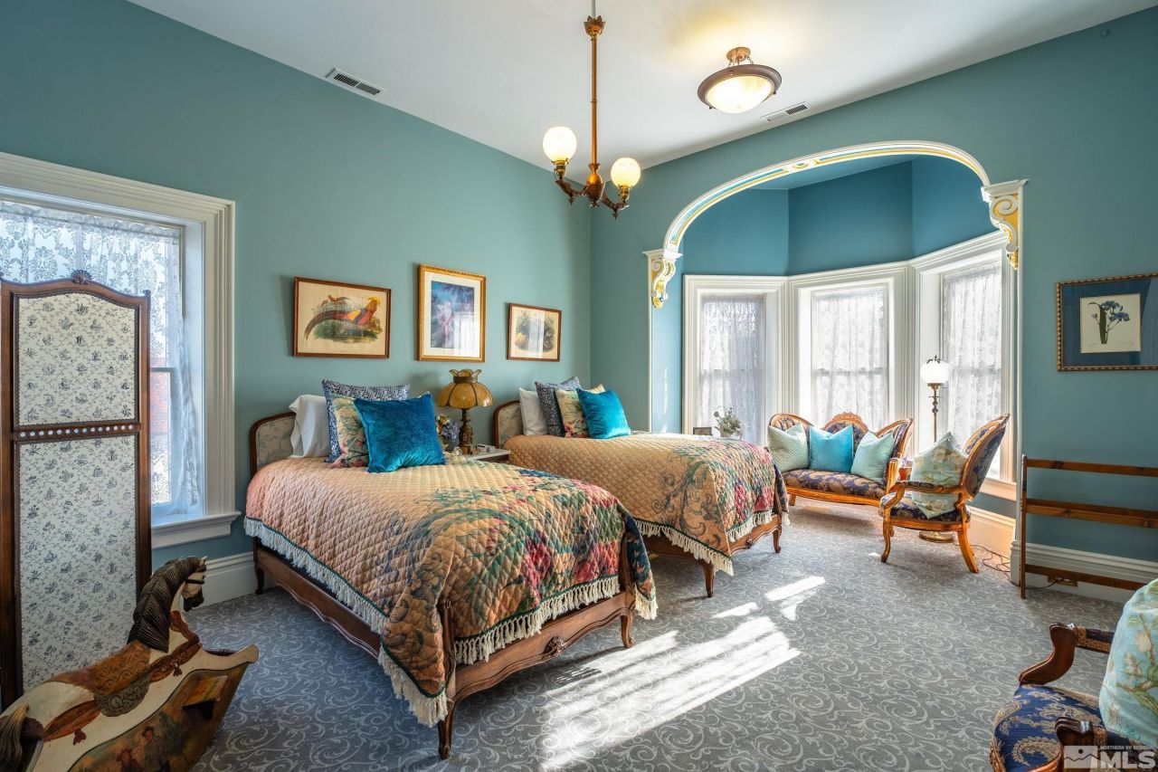 102 N Curry Street, Carson City, NV 89703 Photo