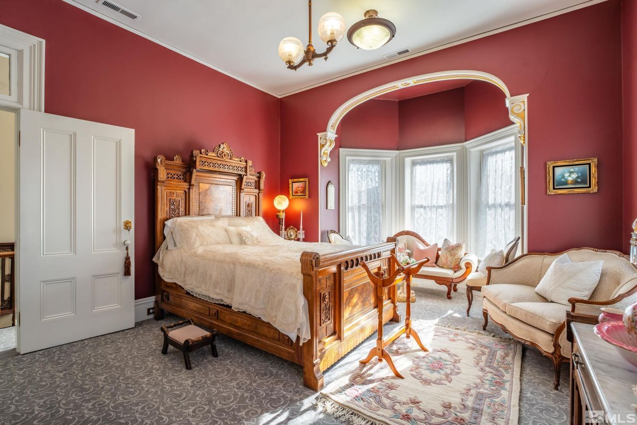 102 N Curry Street, Carson City, NV 89703 Photo