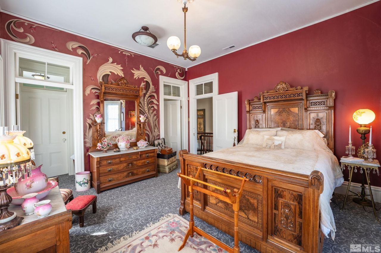 102 N Curry Street, Carson City, NV 89703 Photo