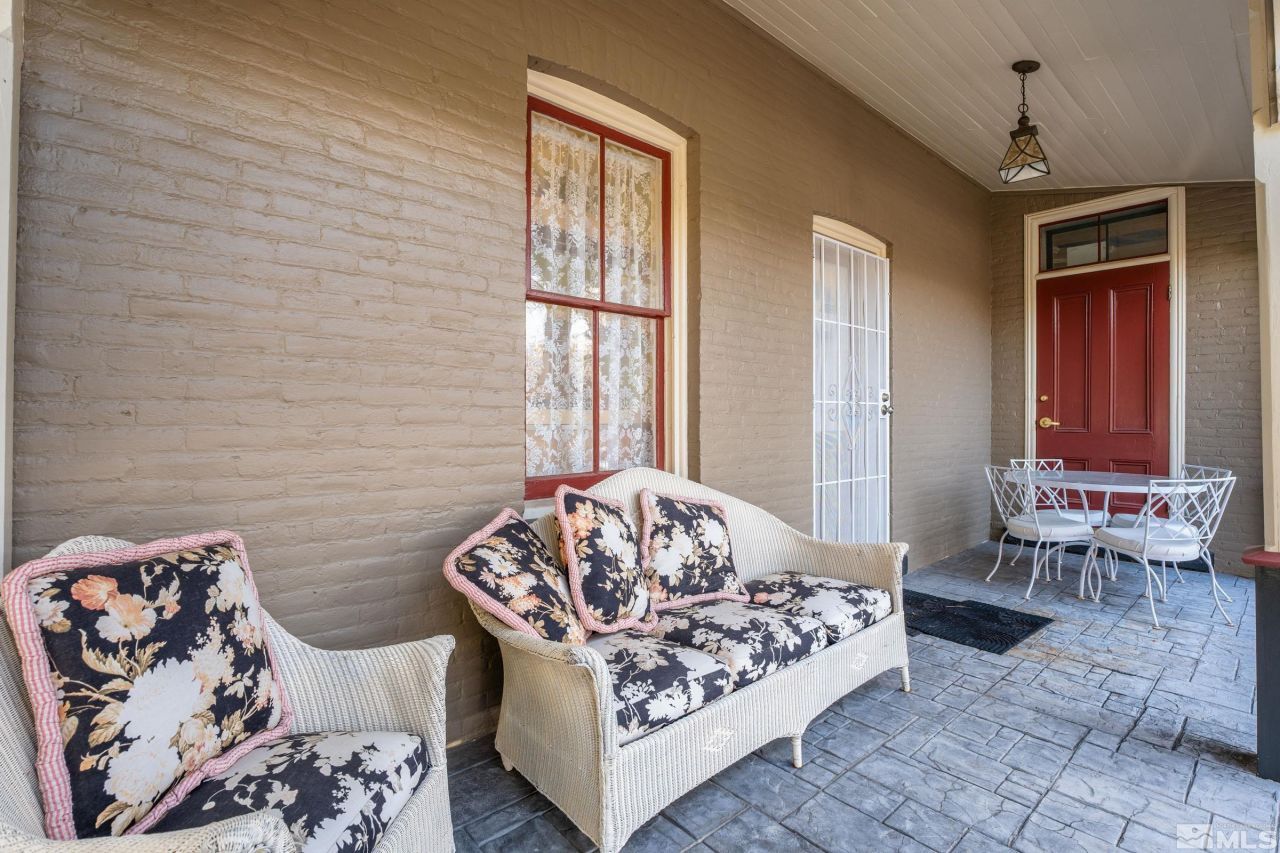 102 N Curry Street, Carson City, NV 89703 Photo