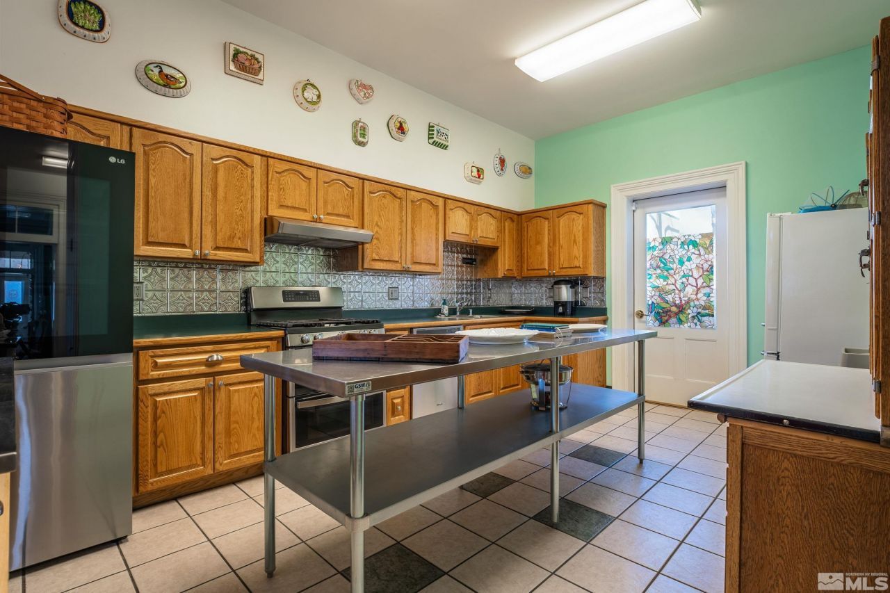 102 N Curry Street, Carson City, NV 89703 Photo