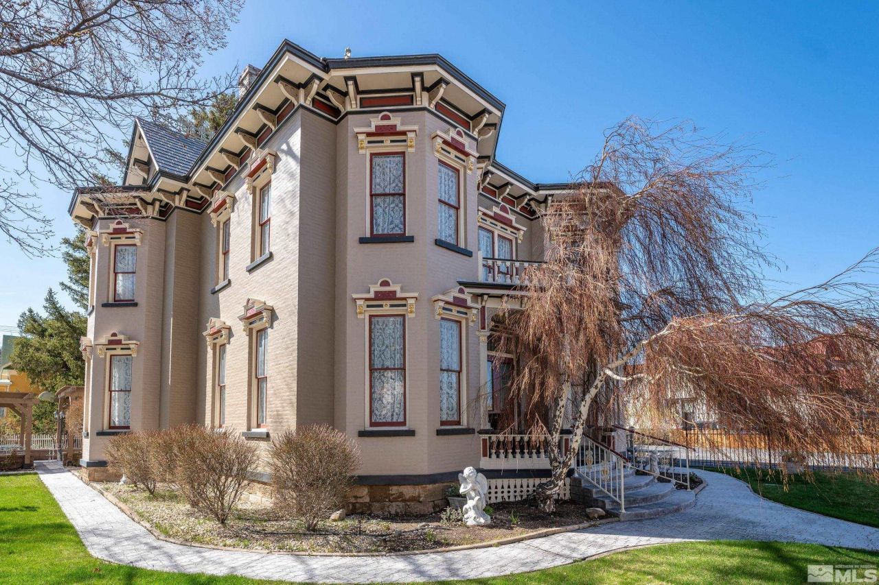 102 N Curry Street, Carson City, NV 89703 Photo