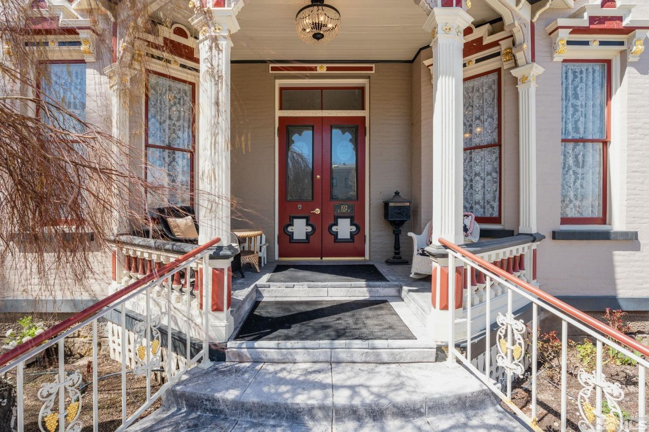 102 N Curry Street, Carson City, NV 89703 Photo