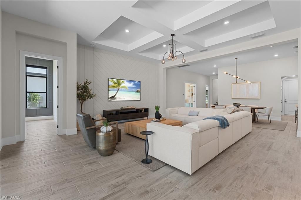 16198 Verilyn Cir, Naples, FL 34110 Photo
