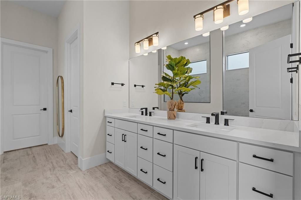 16198 Verilyn Cir, Naples, FL 34110 Photo