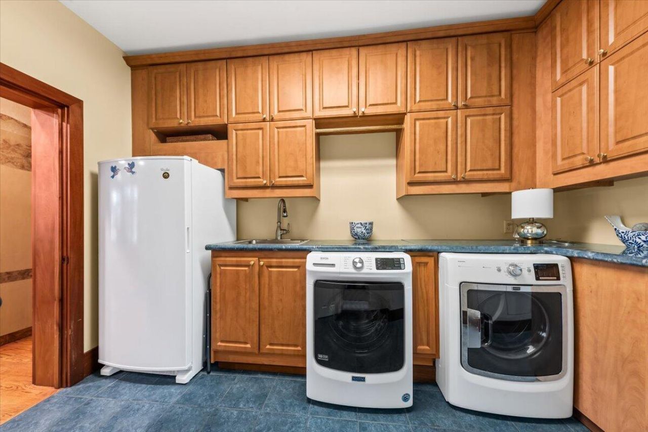 2970 Roseville Road Photo 23