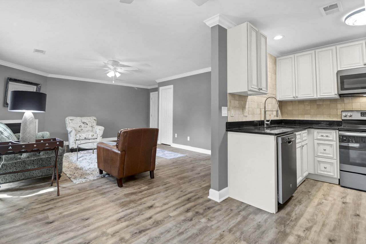 7911 Windfern Court Photo 6