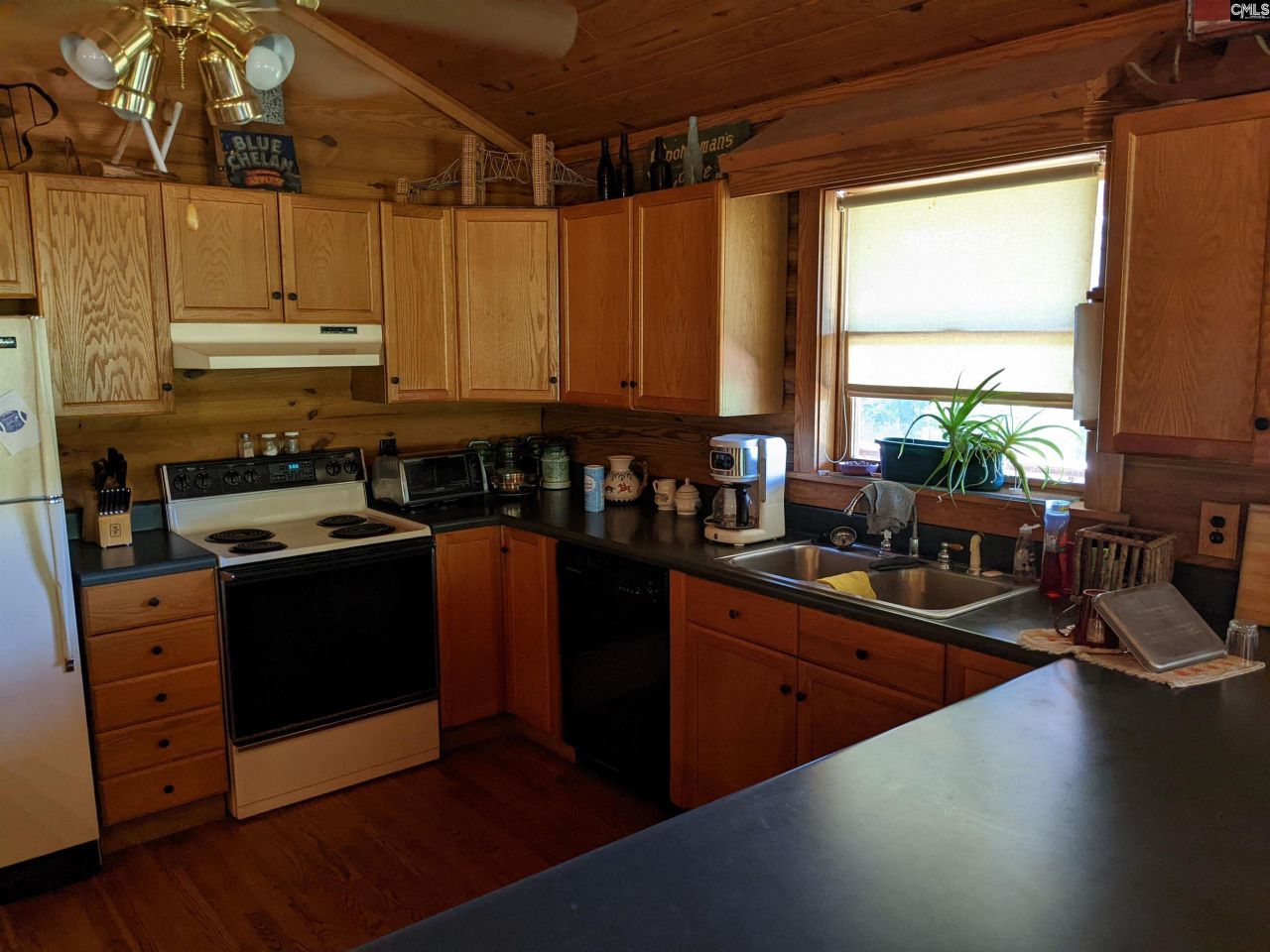 Old Hillcrest School Road Photo 54