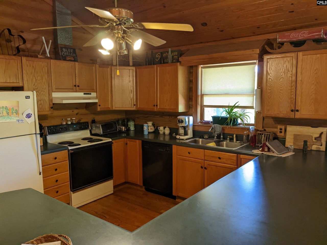 Old Hillcrest School Road Photo 82