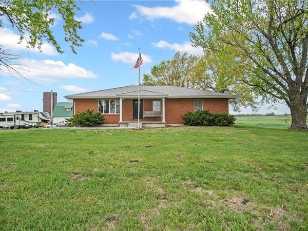 4232 Haskell Road, Effingham, KS 66023