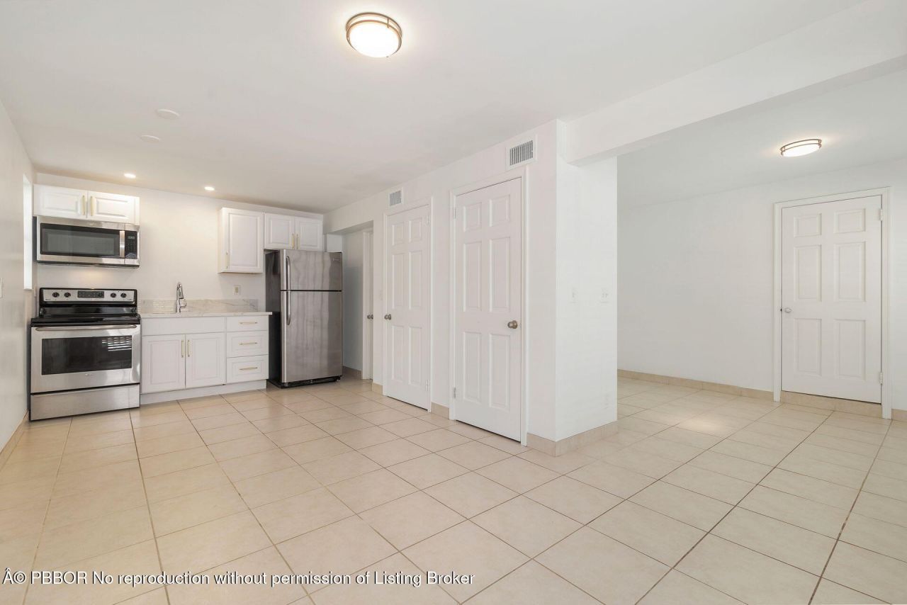 3020 Vincent Road, West Palm Beach, FL 33405 Photo