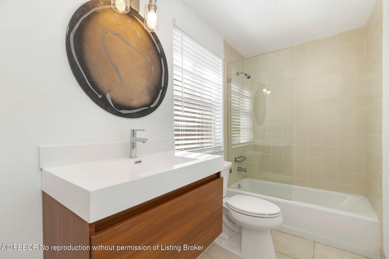 3020 Vincent Road, West Palm Beach, FL 33405 Photo