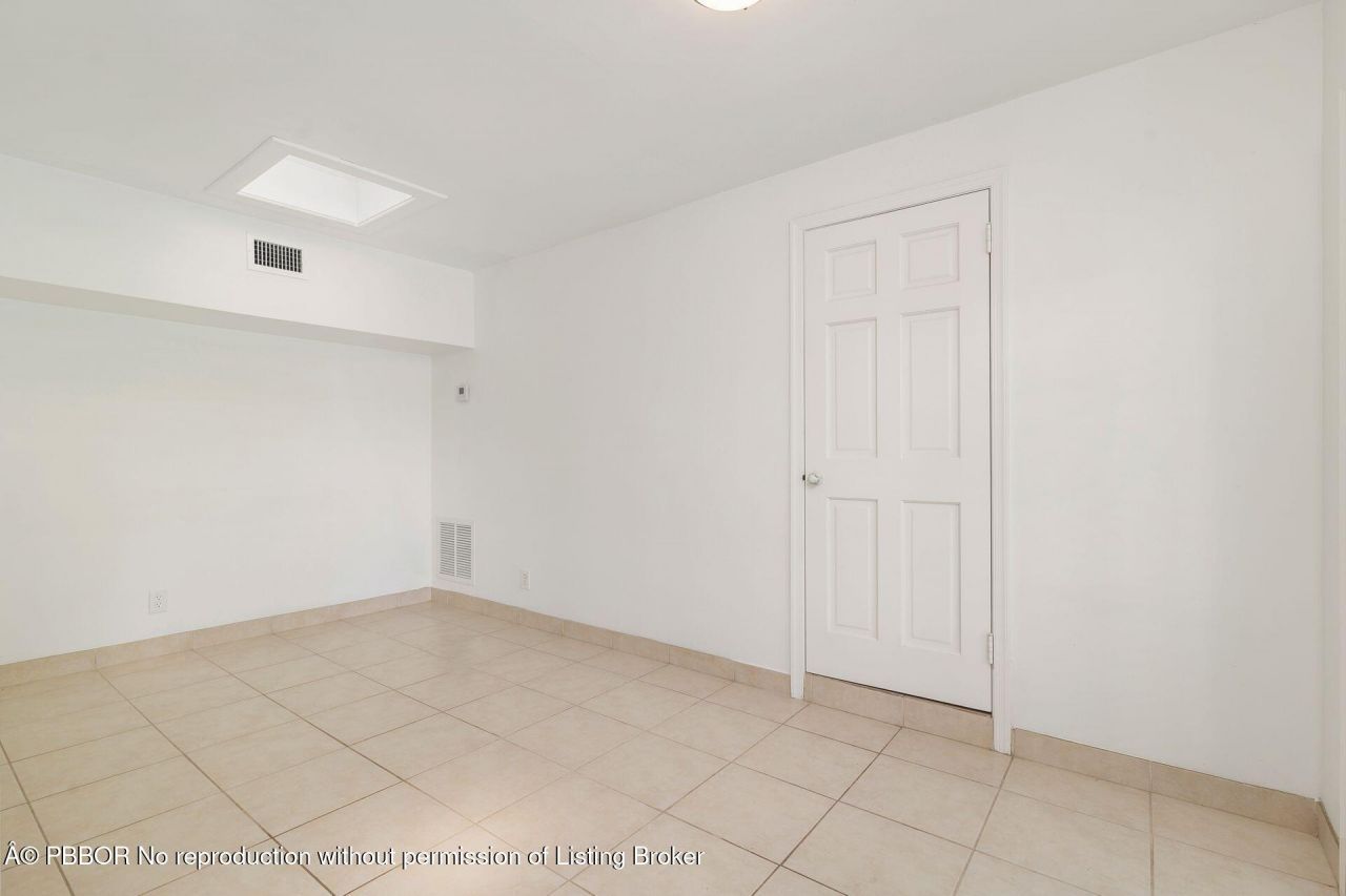 3020 Vincent Road, West Palm Beach, FL 33405 Photo