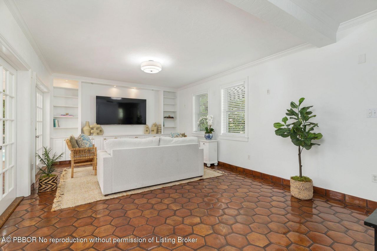 3020 Vincent Road, West Palm Beach, FL 33405 Photo