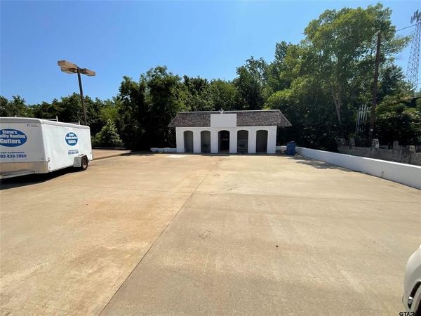 402 N HWY 110, Whitehouse, TX 75791