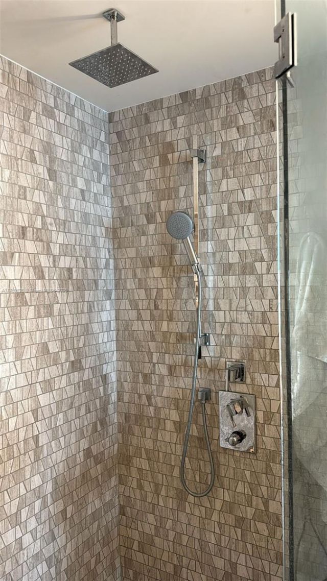 88 SW 7th St, Unit 810, Miami, FL 33130 Photo