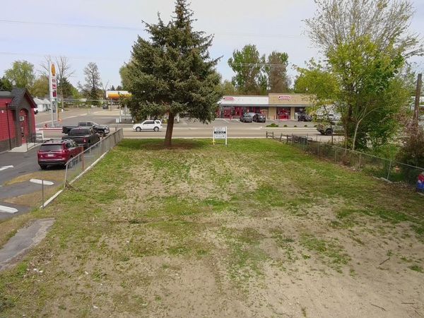 8 E Main St, Middleton, ID 83644