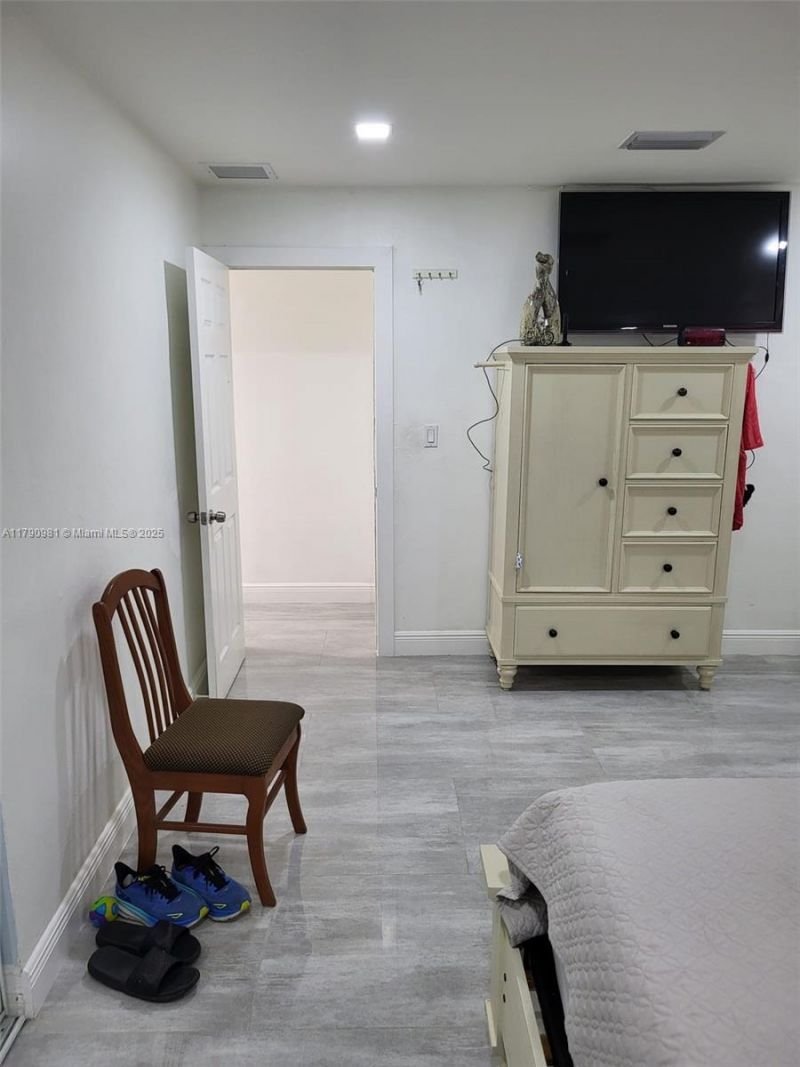 1650 NE 147th St, Miami, FL 33181 Photo