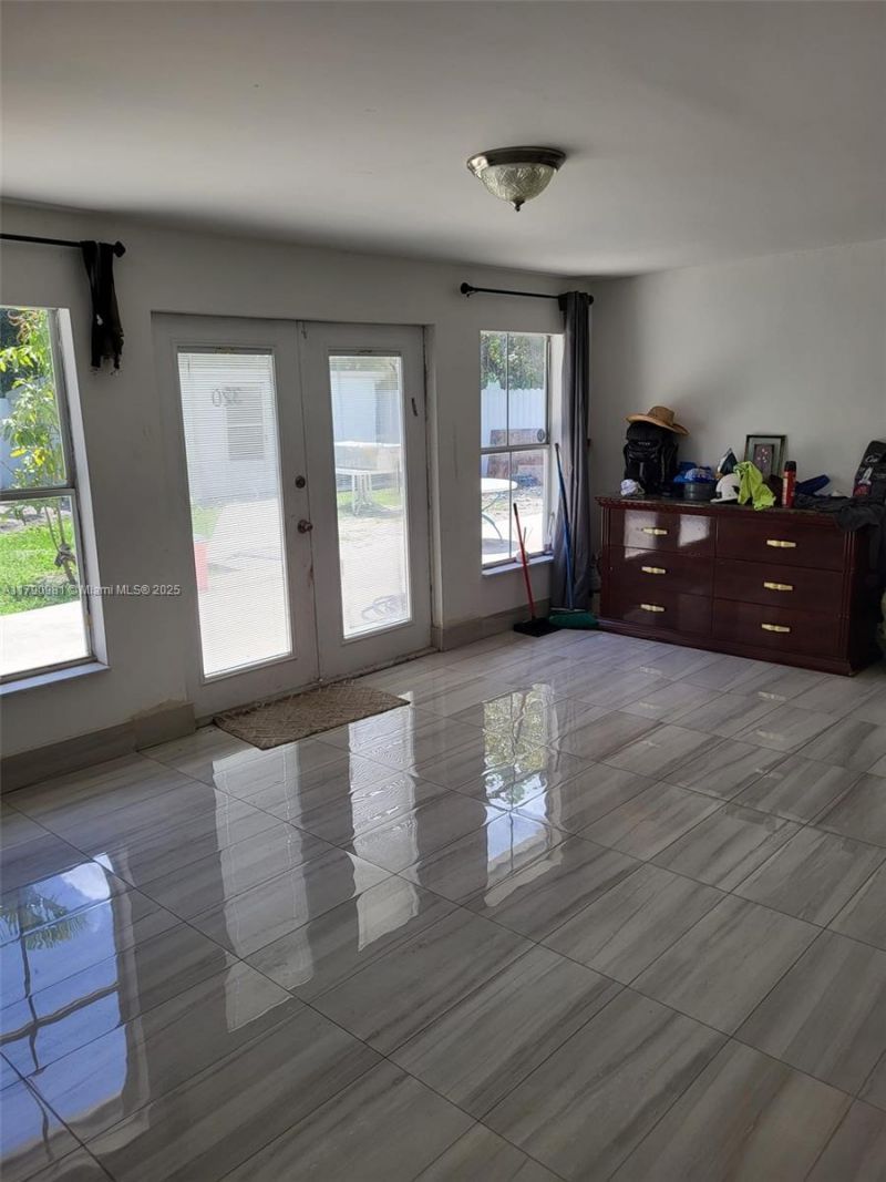 1650 NE 147th St, Miami, FL 33181 Photo