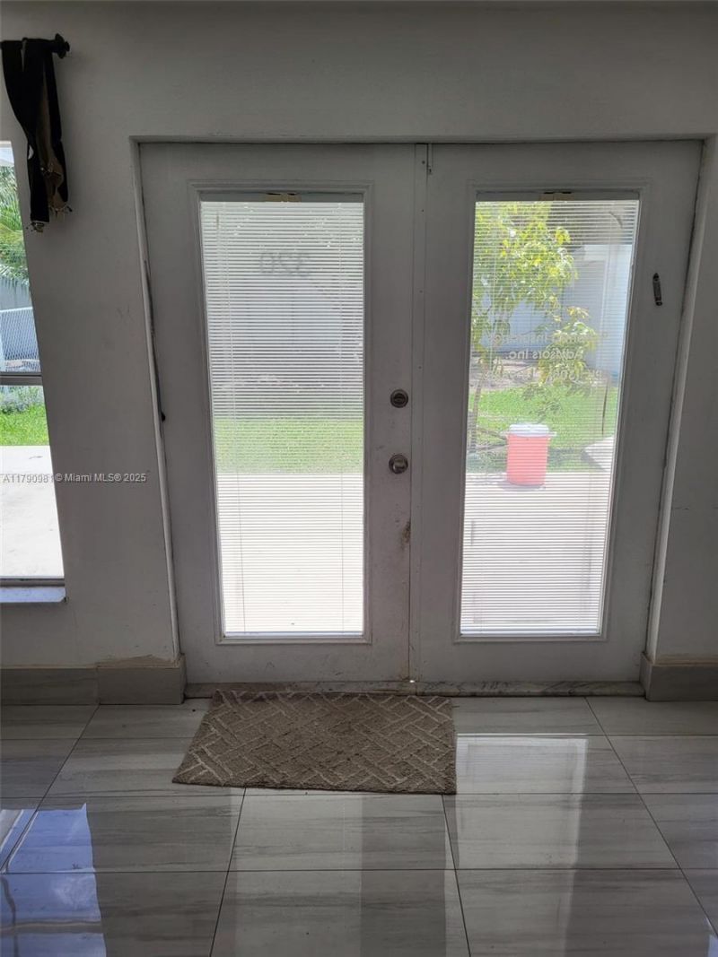 1650 NE 147th St, Miami, FL 33181 Photo