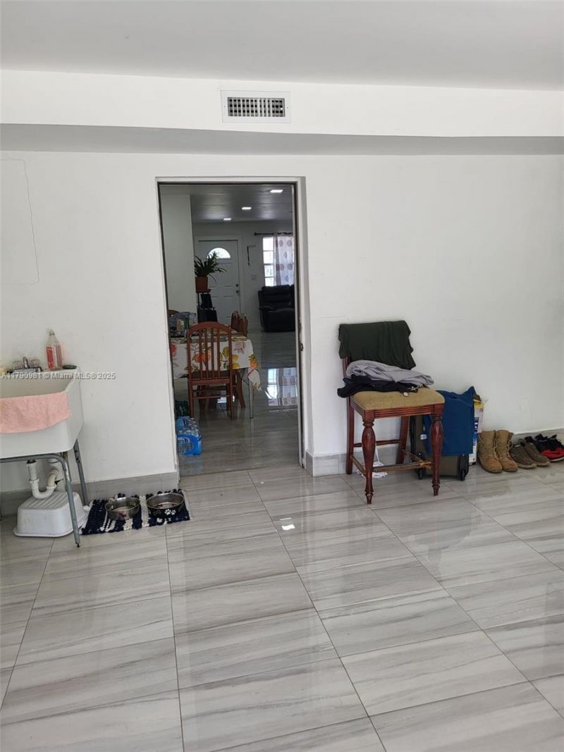 1650 NE 147th St, Miami, FL 33181 Photo