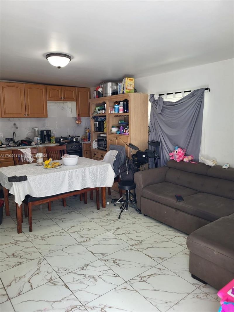 1650 NE 147th St, Miami, FL 33181 Photo