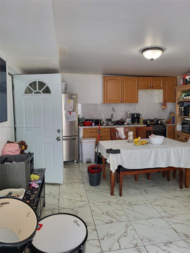 1650 NE 147th St, Miami, FL 33181 Photo