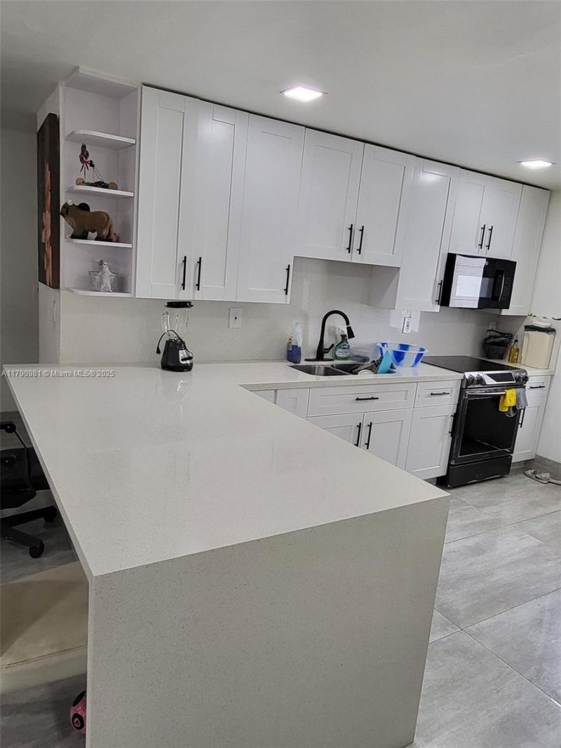 1650 NE 147th St, Miami, FL 33181 Photo