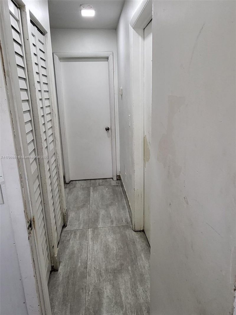 1650 NE 147th St, Miami, FL 33181 Photo