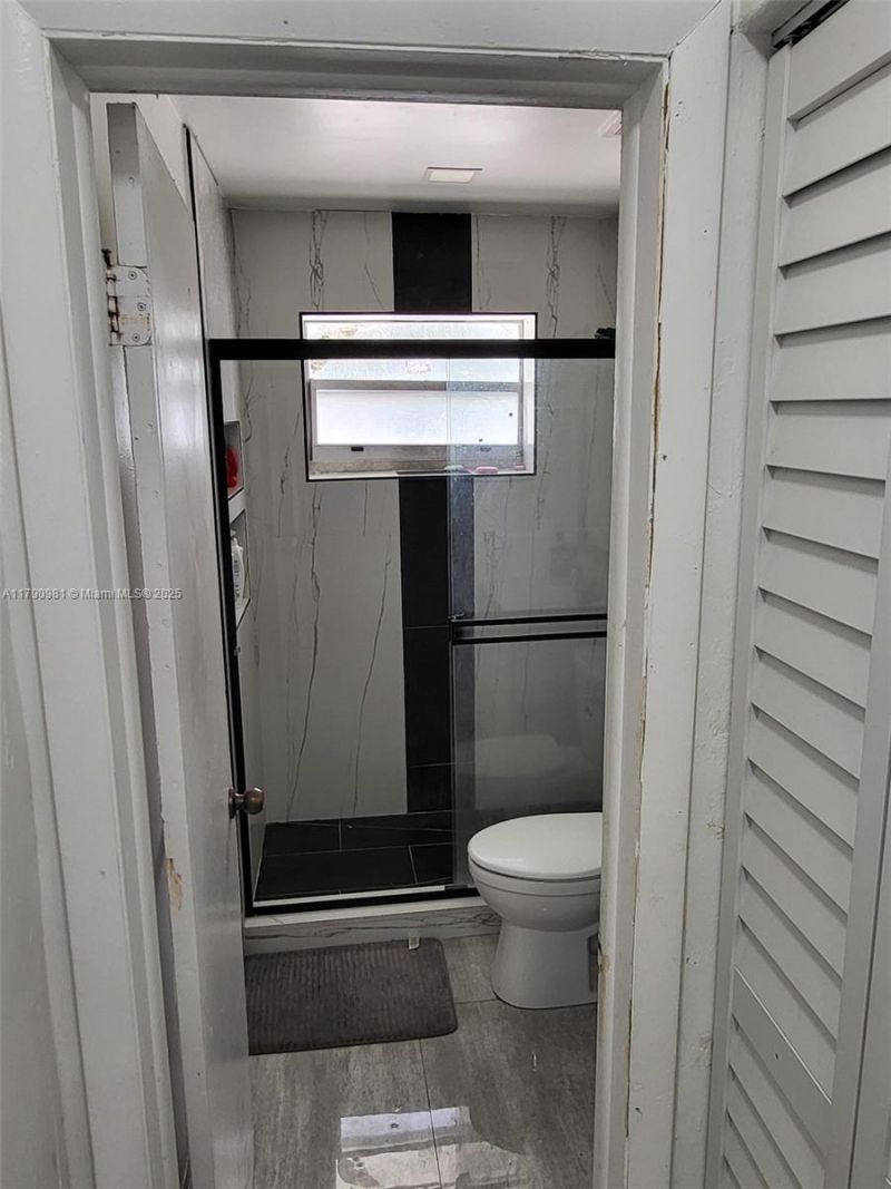 1650 NE 147th St, Miami, FL 33181 Photo