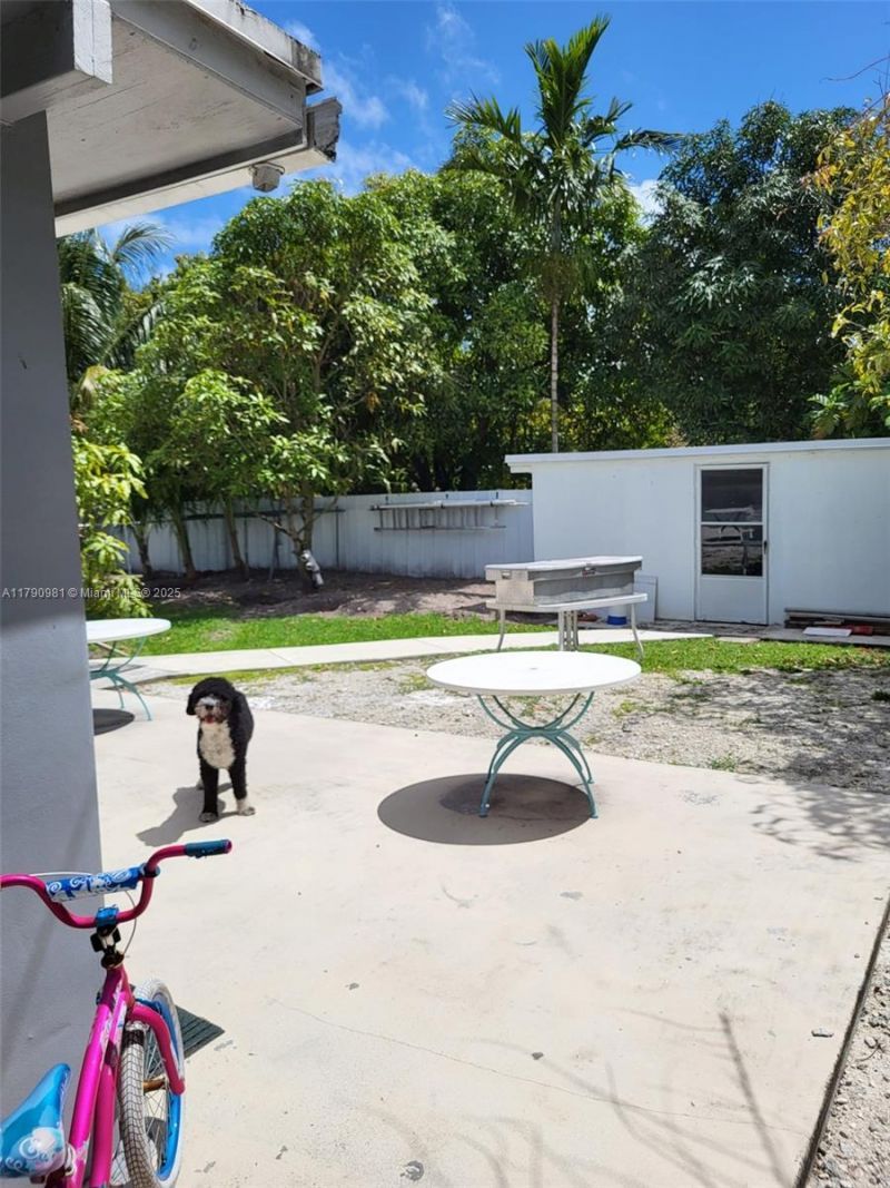 1650 NE 147th St, Miami, FL 33181 Photo