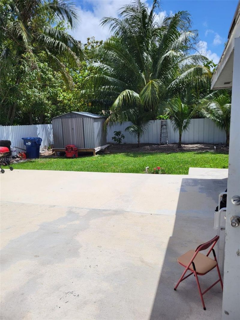 1650 NE 147th St, Miami, FL 33181 Photo