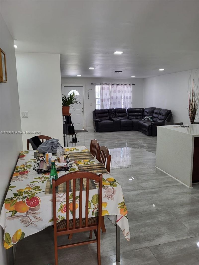 1650 NE 147th St, Miami, FL 33181 Photo