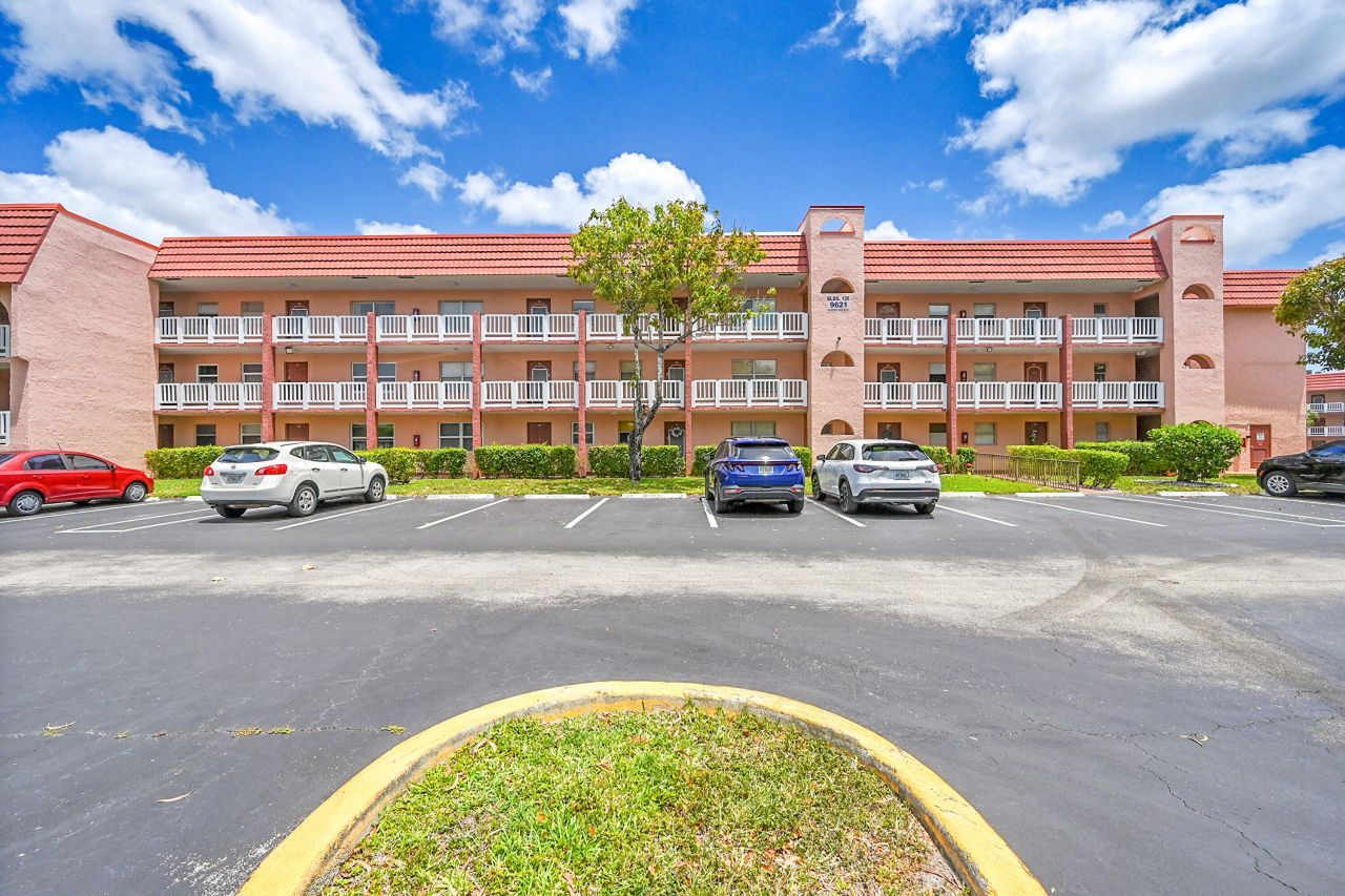9621 Sunrise Lakes Boulevard, Unit 104, Sunrise, FL 33322 Photo
