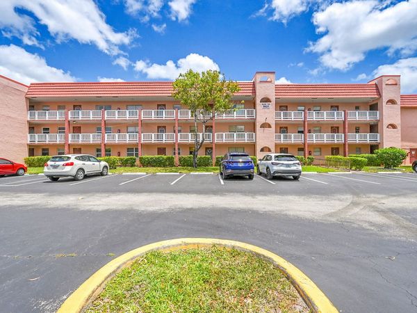 9621 Sunrise Lakes Boulevard, Unit 104, Sunrise, FL 33322