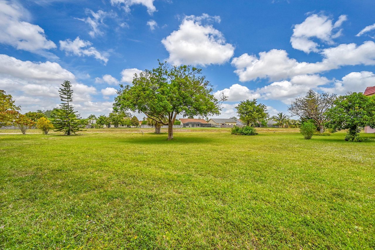 9621 Sunrise Lakes Boulevard, Unit 104, Sunrise, FL 33322 Photo