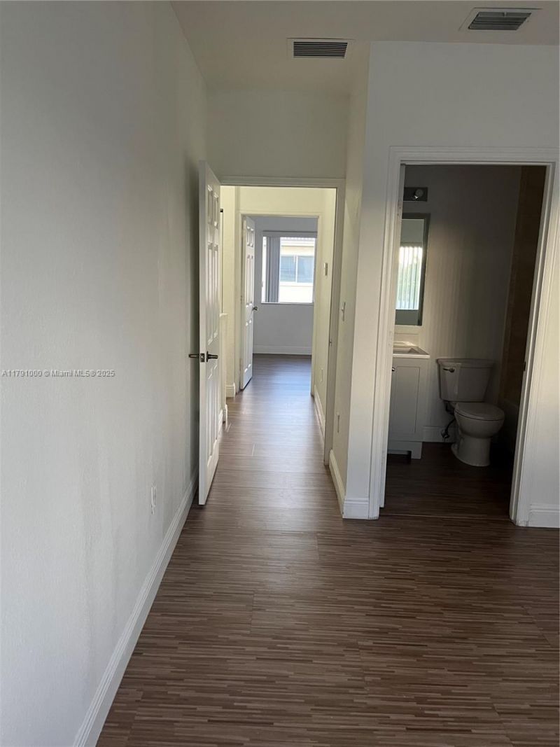 7985 NW 8th St, Unit 110A, Miami, FL 33126 Photo