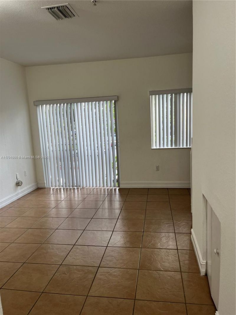 7985 NW 8th St, Unit 110A, Miami, FL 33126 Photo