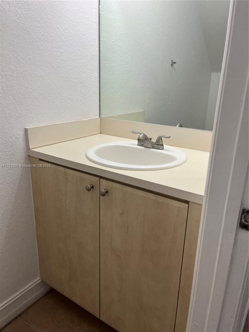 7985 NW 8th St, Unit 110A, Miami, FL 33126 Photo